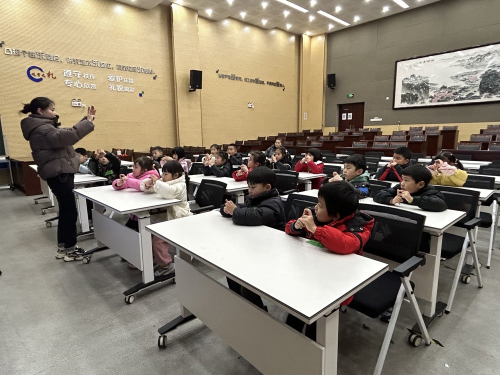 表演区音乐IMG_2628