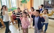 音乐：小树叶