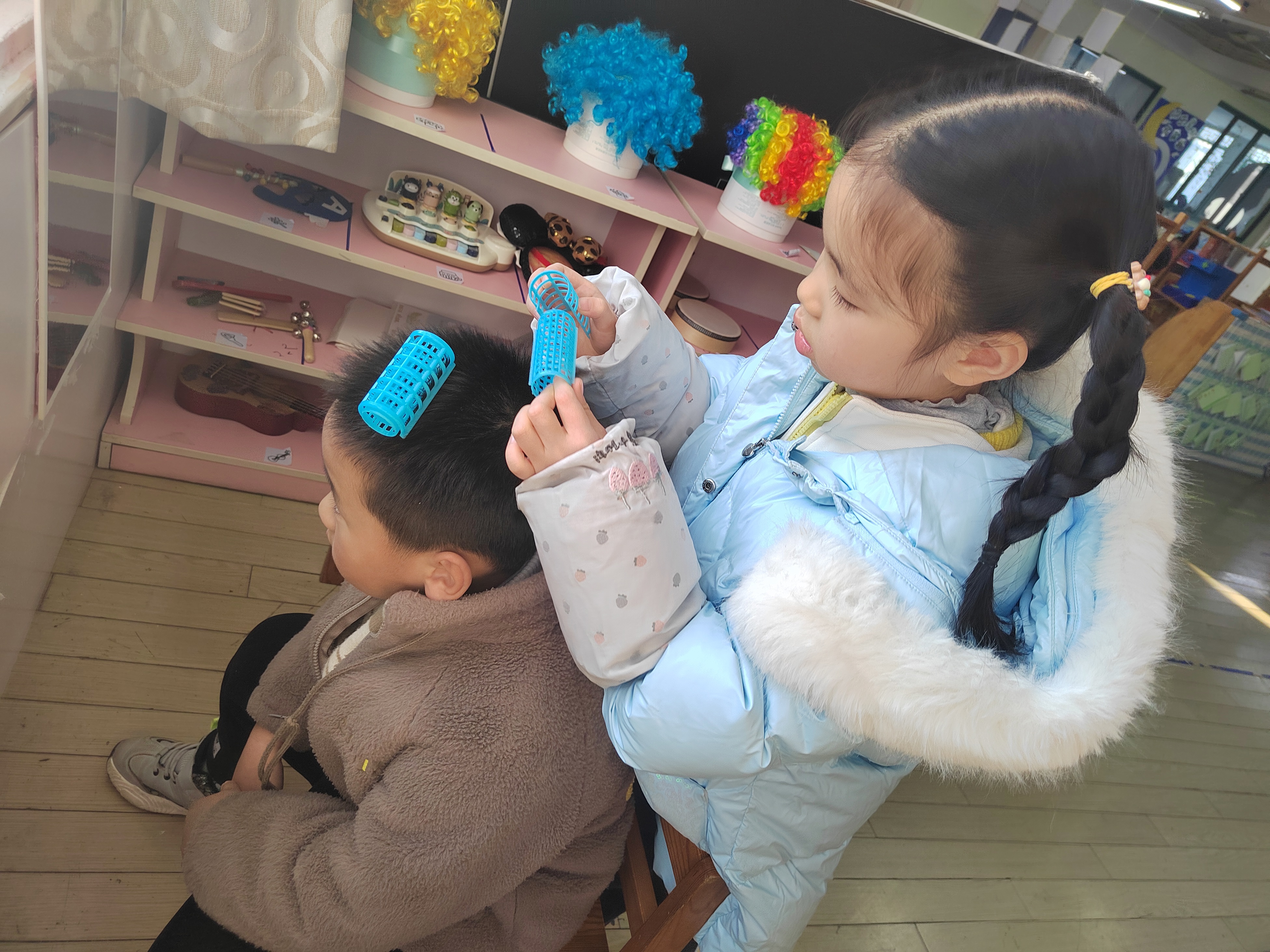 美发屋 烫头发