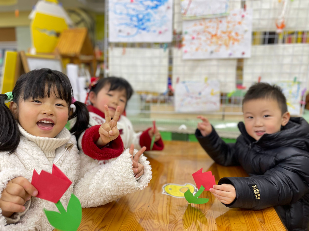 小班手工《美丽的郁金香》