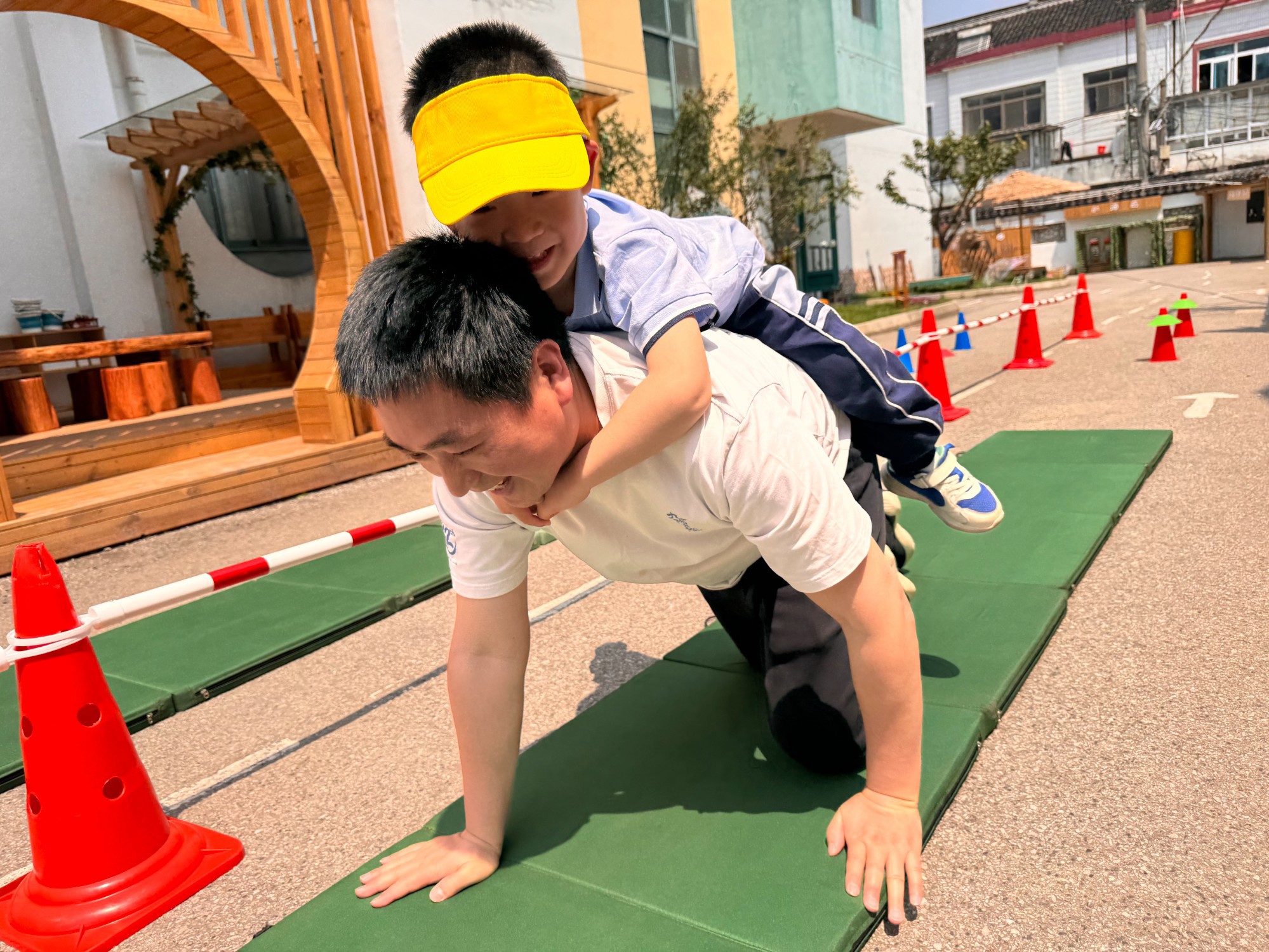 "爸”气十足、呵护成长——记木渎姑苏实幼小班组家长半日观摩活动