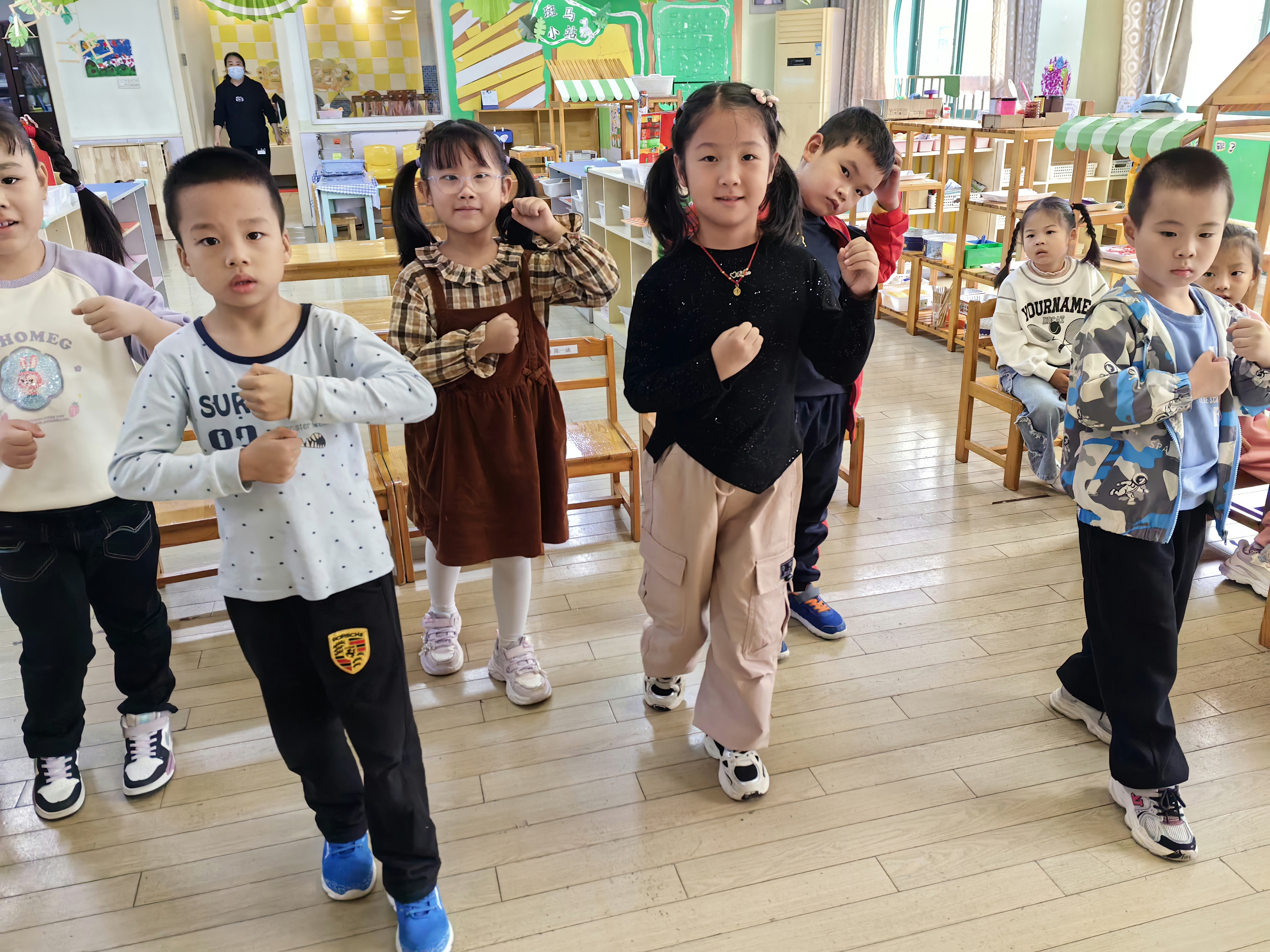 大班音乐《小格桑》