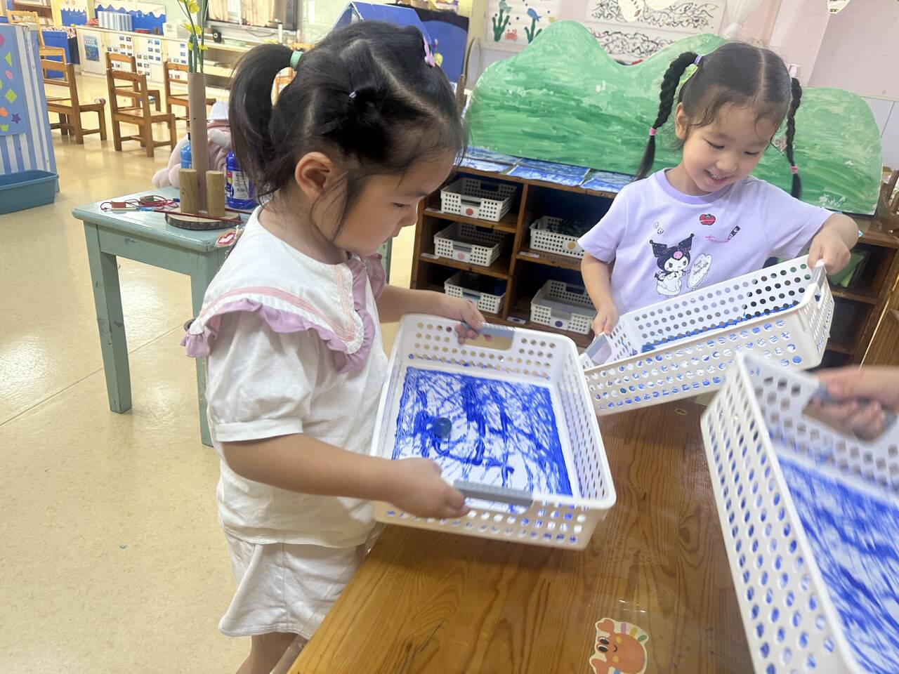 美术活动——浪花滚滚